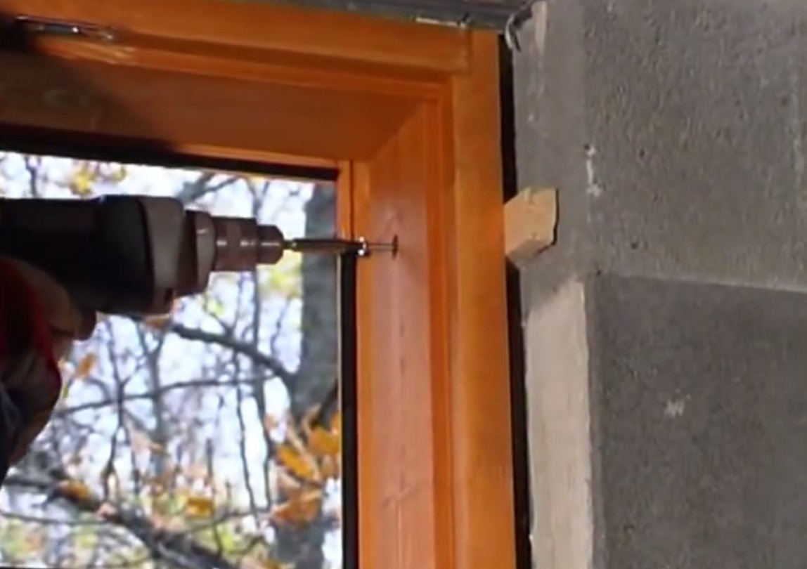 Монтаж деревянных окон в Минске